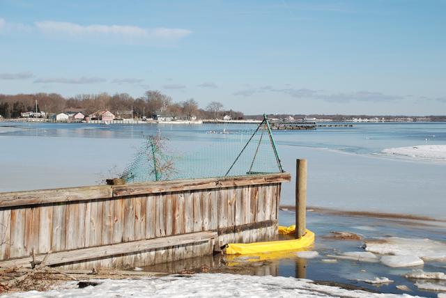 On January 20 and 25, 2009, SFD hosted an Ice Rescue Class and Drill.  Hands-on training was at Pine Neck Road.