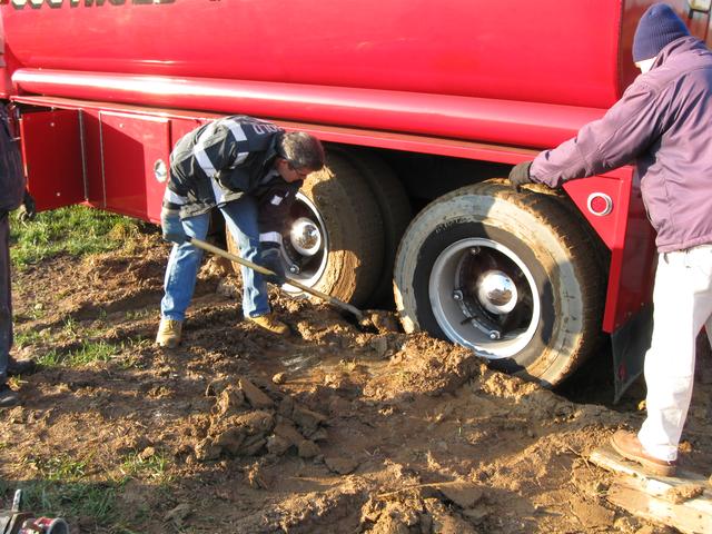 Many hands were available to assist.