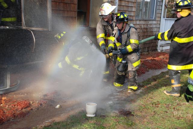 Fog pattern being used to protect member who is accessing the Keyspan identification tag.  This tag gives the location of the curb cut with regard to the front corners of the building. 